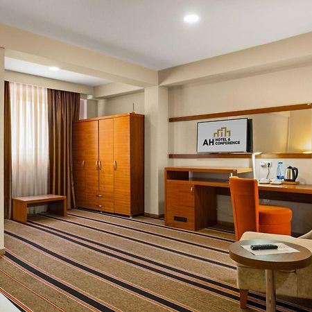 Ah Hotel And Conferences Madina Bagian luar foto