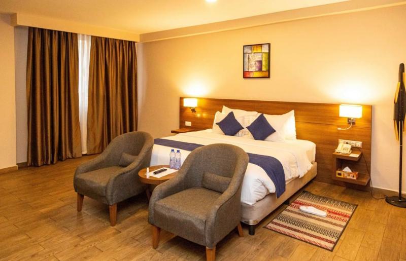 Ah Hotel And Conferences Madina Bagian luar foto