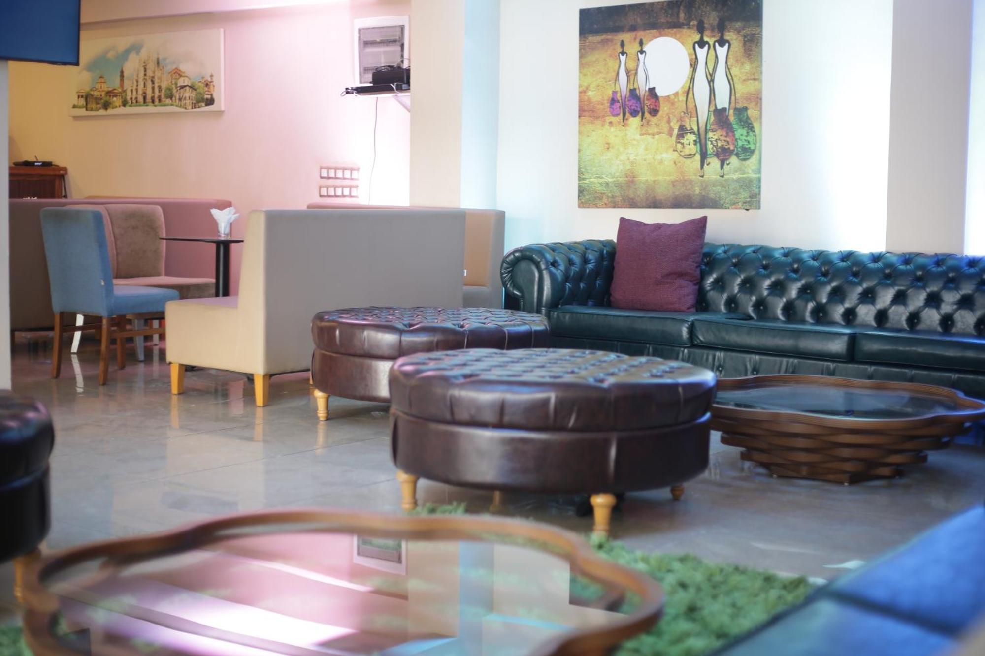 Ah Hotel And Conferences Madina Bagian luar foto