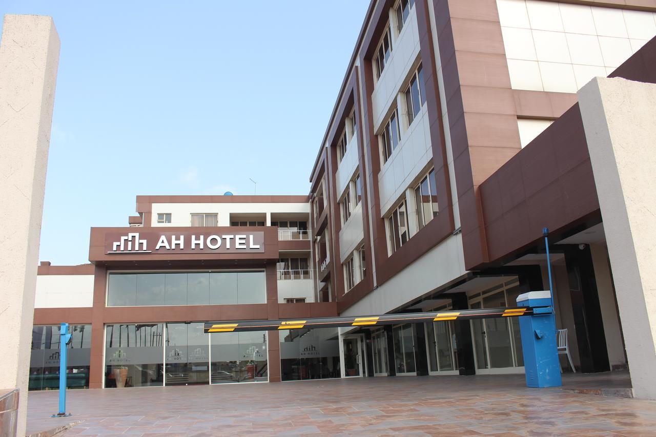 Ah Hotel And Conferences Madina Bagian luar foto