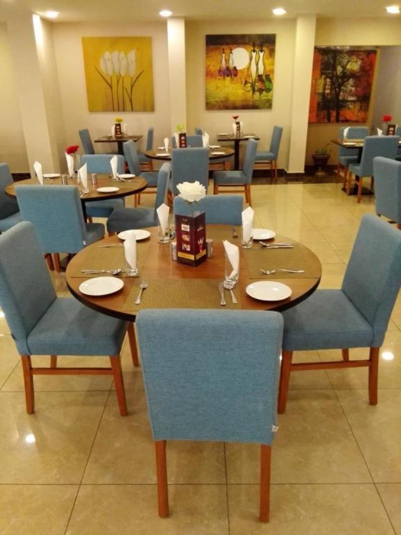 Ah Hotel And Conferences Madina Bagian luar foto